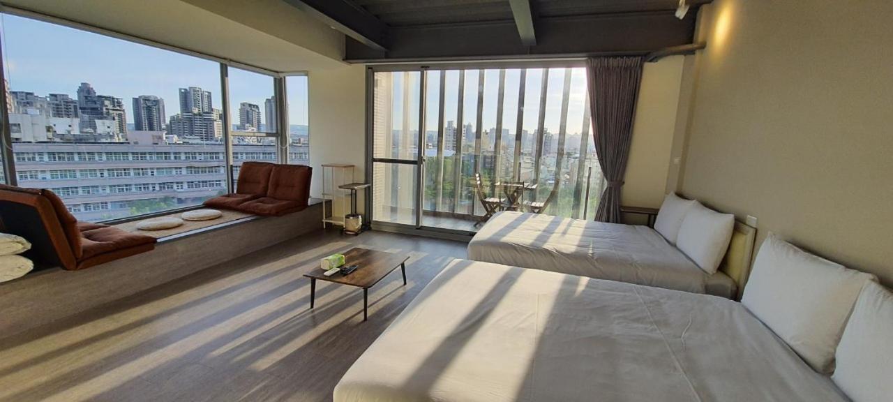 Hotel In Fengchia à Taichung Extérieur photo