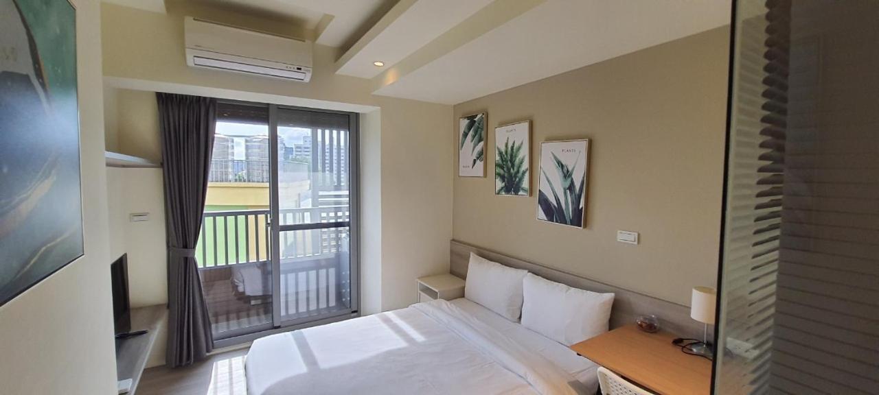 Hotel In Fengchia à Taichung Extérieur photo