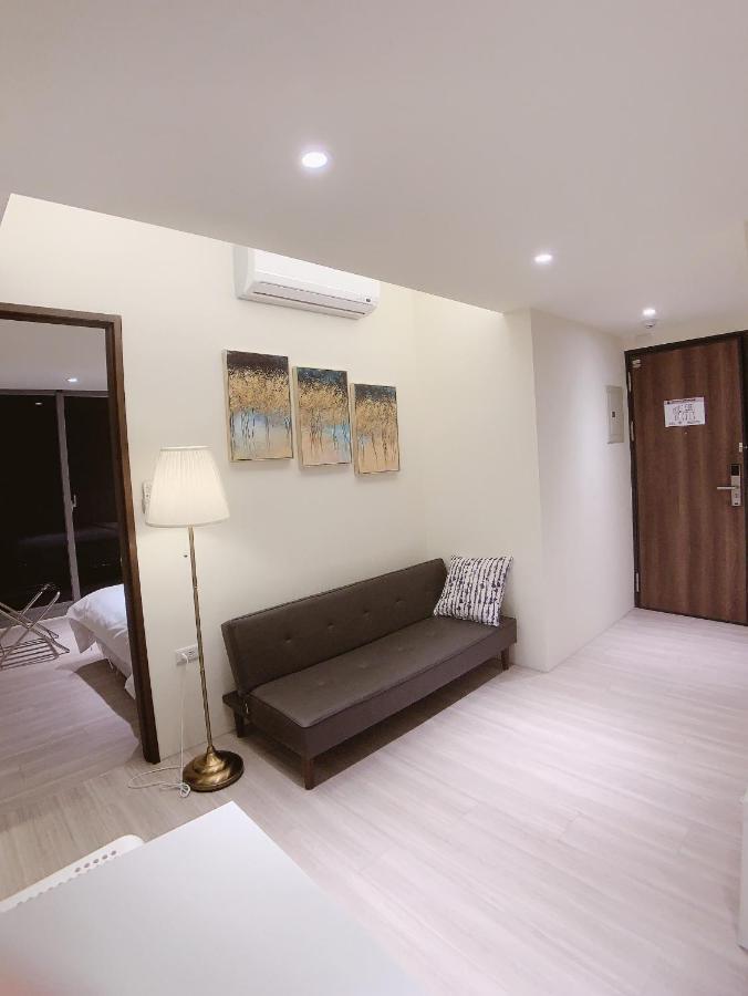 Hotel In Fengchia à Taichung Extérieur photo