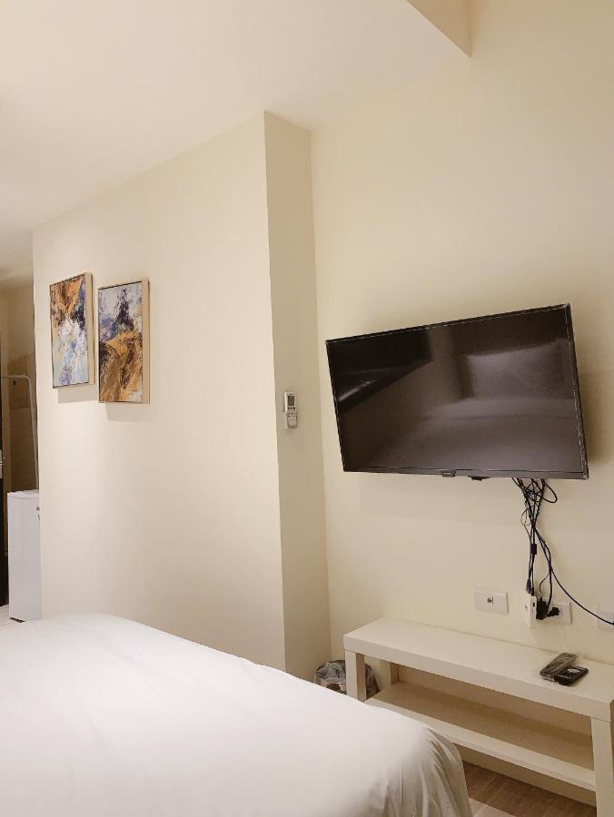 Hotel In Fengchia à Taichung Extérieur photo