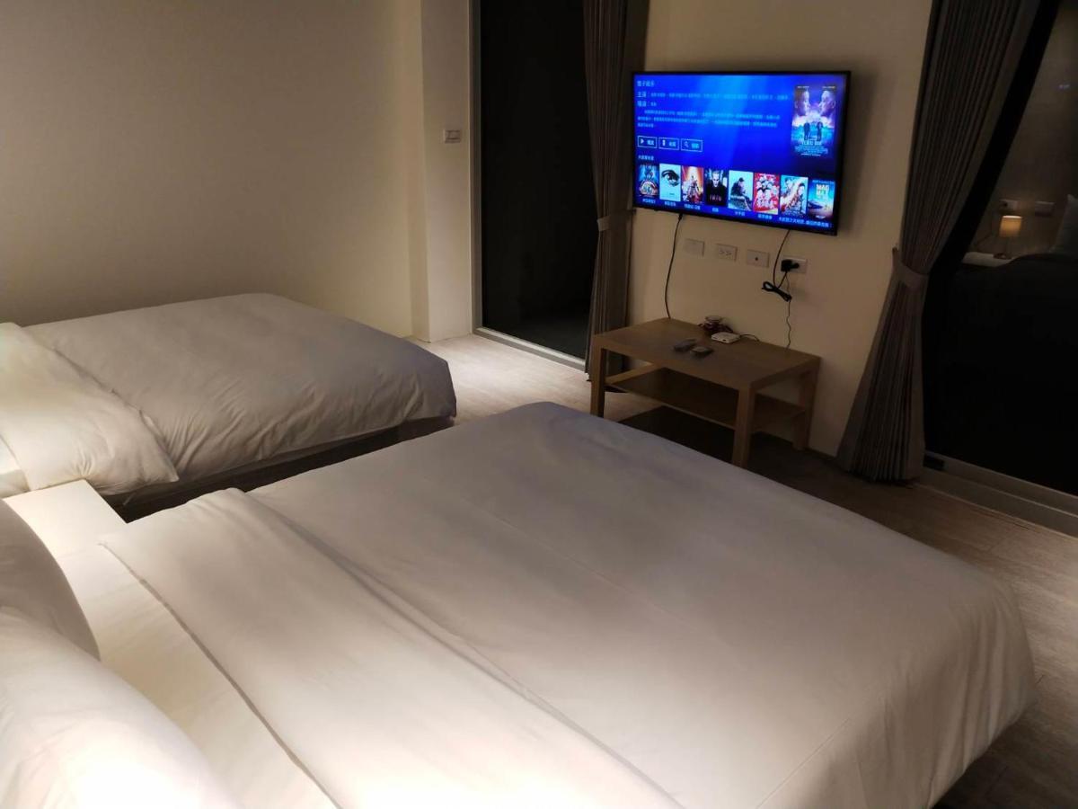 Hotel In Fengchia à Taichung Extérieur photo